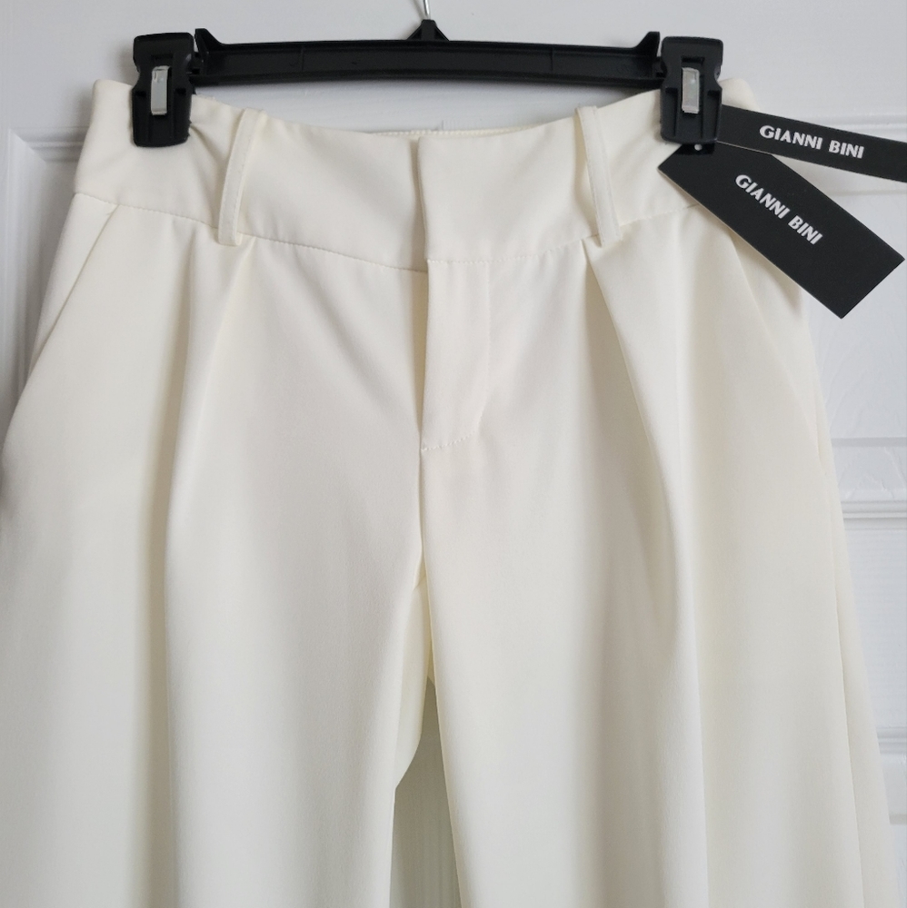 Gianni Bini White Lined Slacks Size 0